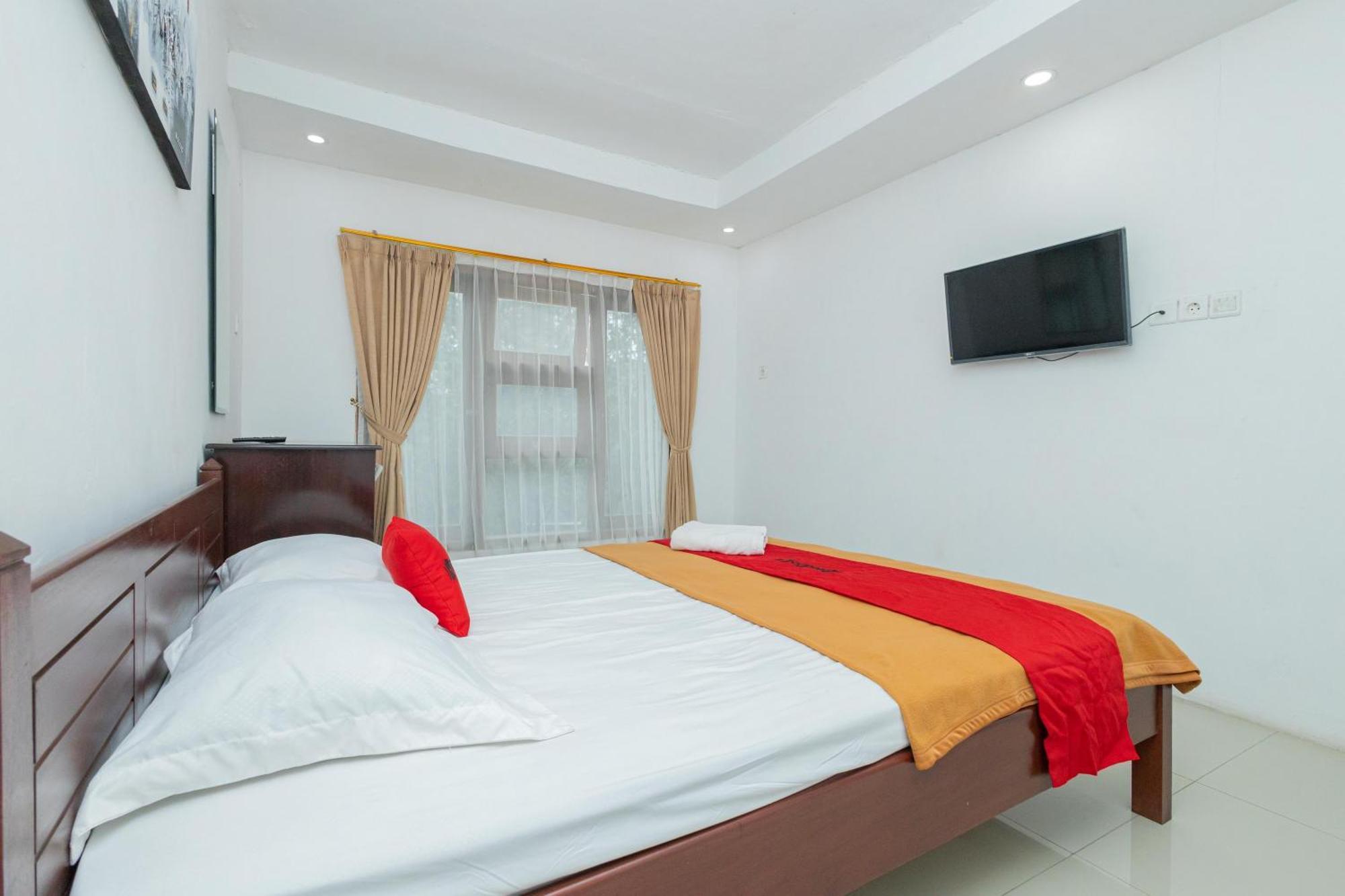 מאלאנג Reddoorz Syariah At Wisma Djokorio Poncokusumo מראה חיצוני תמונה