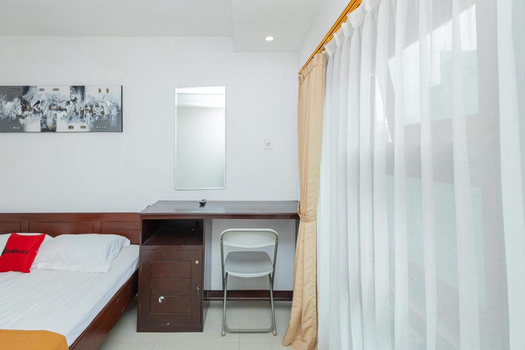 מאלאנג Reddoorz Syariah At Wisma Djokorio Poncokusumo מראה חיצוני תמונה
