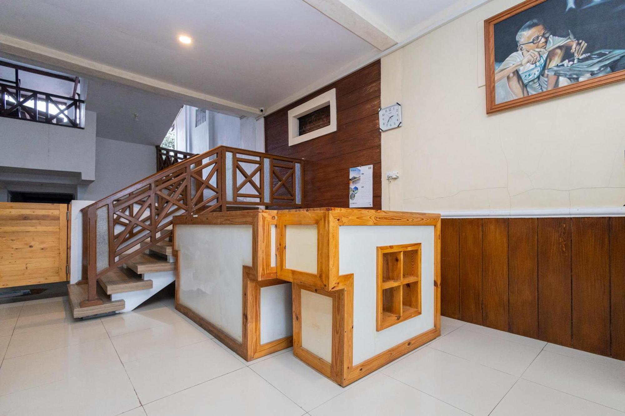 מאלאנג Reddoorz Syariah At Wisma Djokorio Poncokusumo מראה חיצוני תמונה